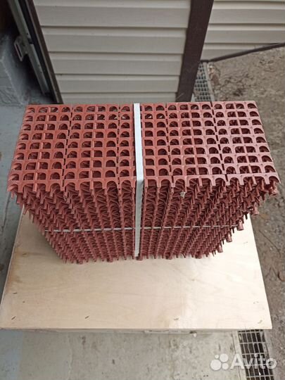 Пластиковое садовое покрытие (модульная плитка)