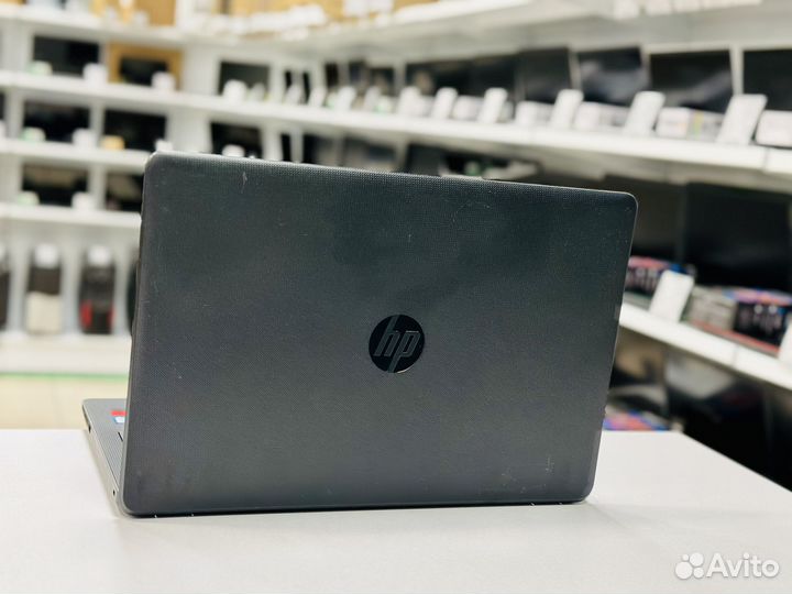 HP 15.6“ FHD / i5-7200U / 8G / Radeon R5 M330