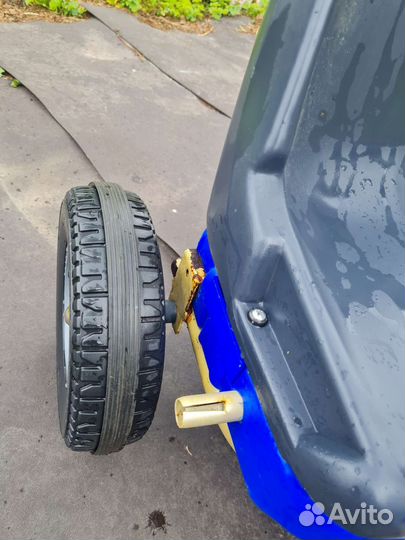 Автомобиль Каталка с педалями 