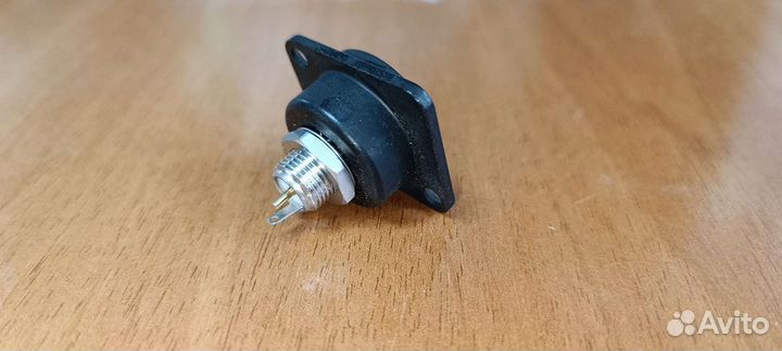 Neutrik NBB75dsgb BNC панельный разъём