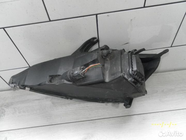 Фара передняя права Форд Фокус 1 Ford Focus 1