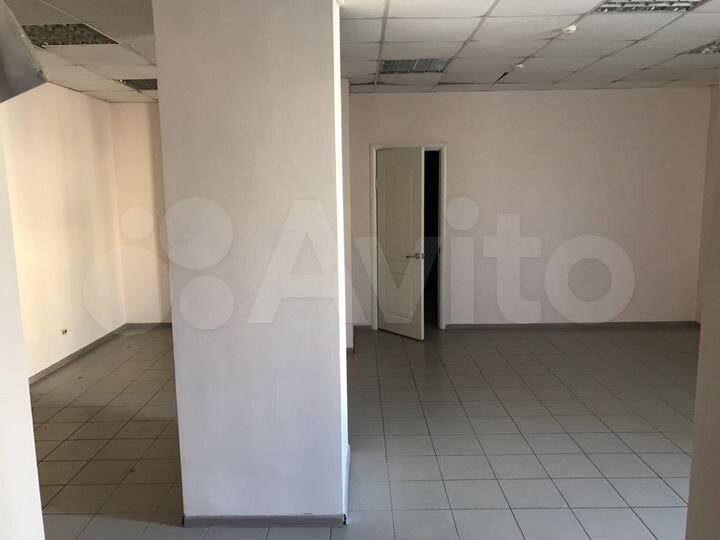 Помещение под магазин, 120 и 60 м² (180)