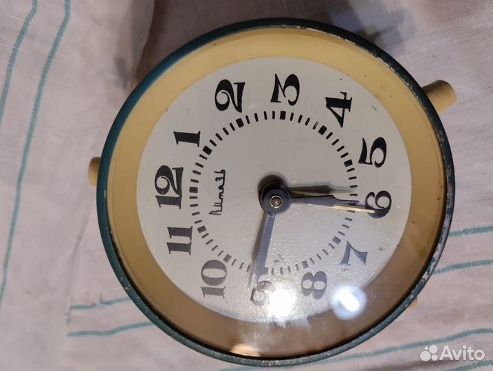 Часы настольные механические СССР
