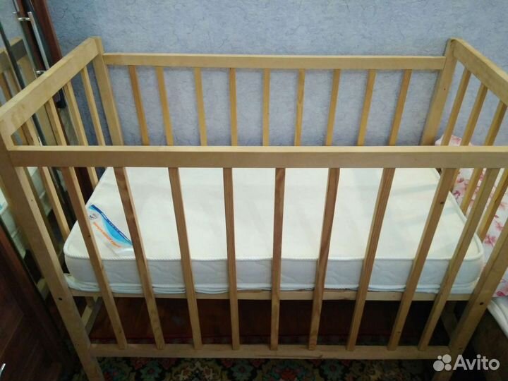 Кроватка детская с матрасом