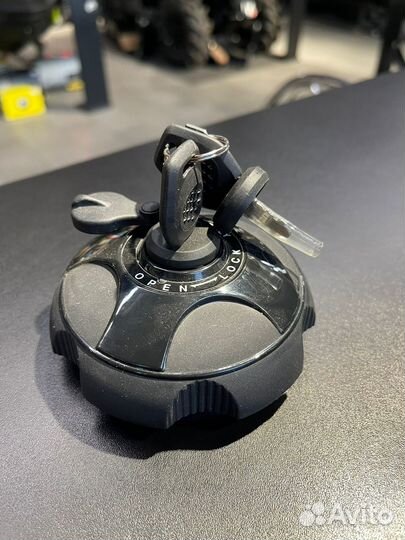 Крышка бензобака с замком 860200387