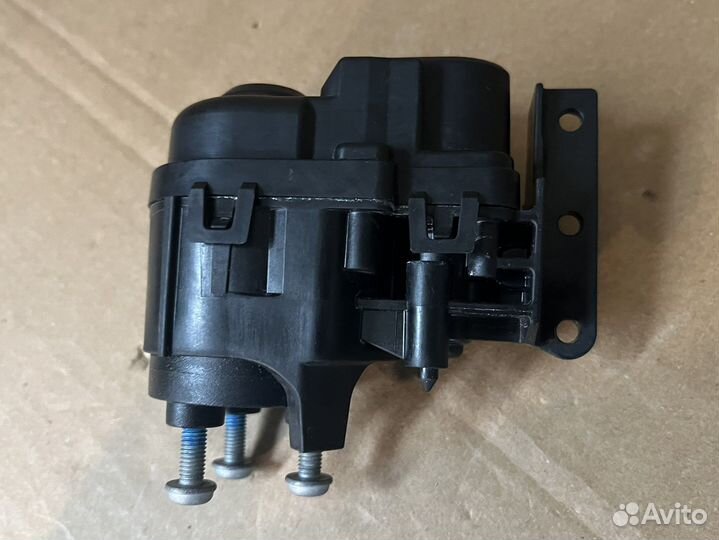 Моторчик правого зеркала Toyota RAV4 50