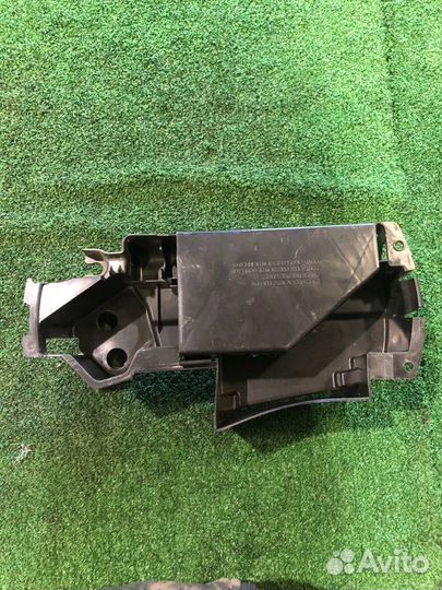 Крепление домкрата Mercedes-Benz E-Class W212