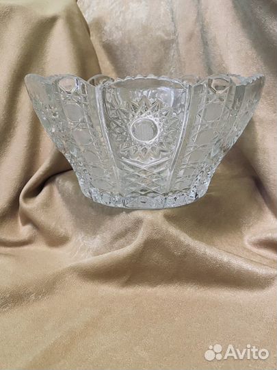Посуда, хруствльная ваза под фрукты