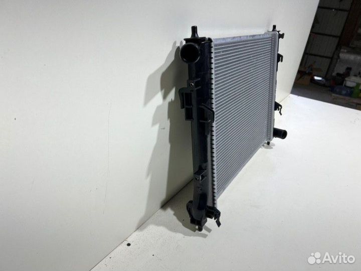 Радиатор охлаждения двигателя передний Hyundai