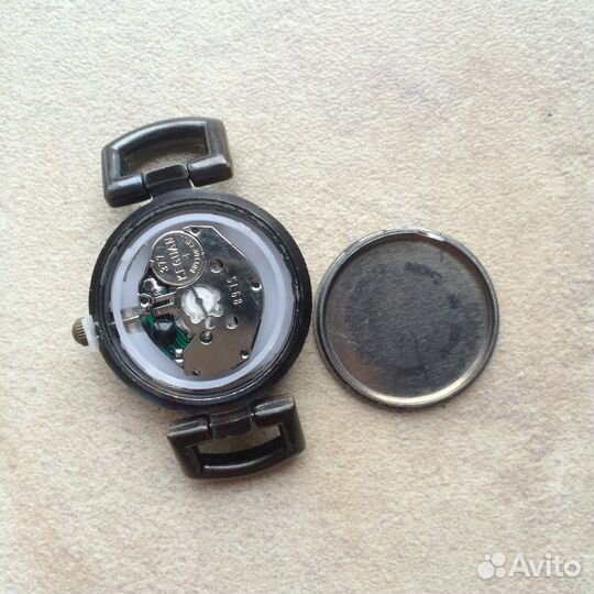 Часы, ручные кварцевые часы, часовой механизм