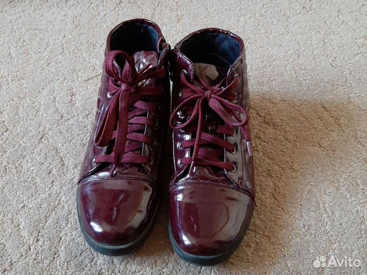 Ботинки лаковые для девочки