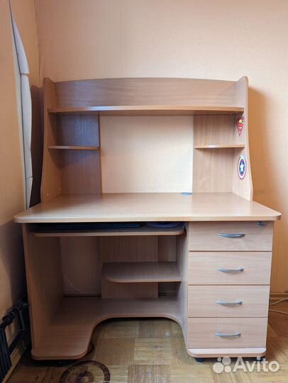 Компьютерный стол