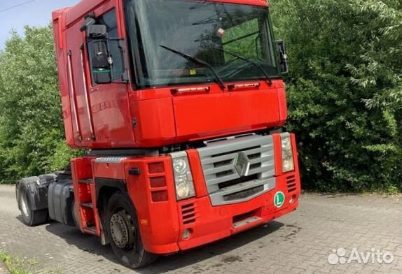 В разборке грузовик Renault, Magnum III 2001-2008