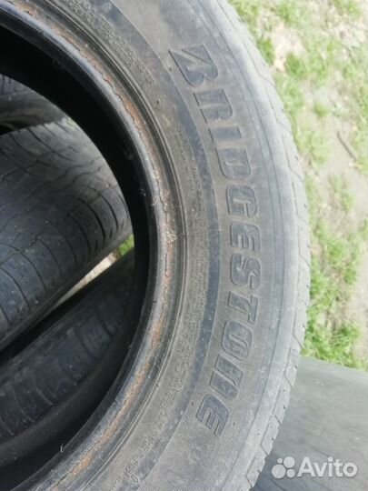 Bridgestone Desert Dueler 235/60 R16 и 235/60 R16