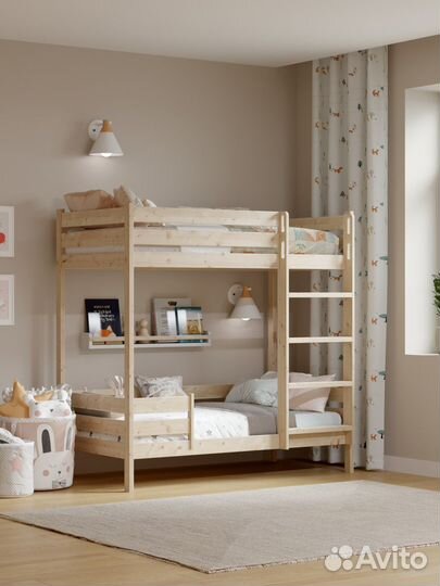 Двухъярусная кровать из массива дерева