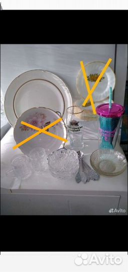 Посуда: блюда, чашки, стаканы, тарелки, ложки