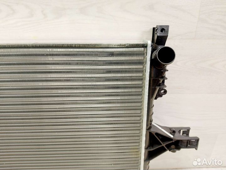 Радиатор охлаждения Volvo S60. 2000-2009