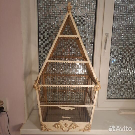 Клетка для птиц из дерева