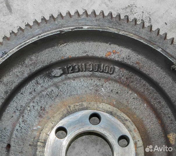 Маховик Nissan Primera P10