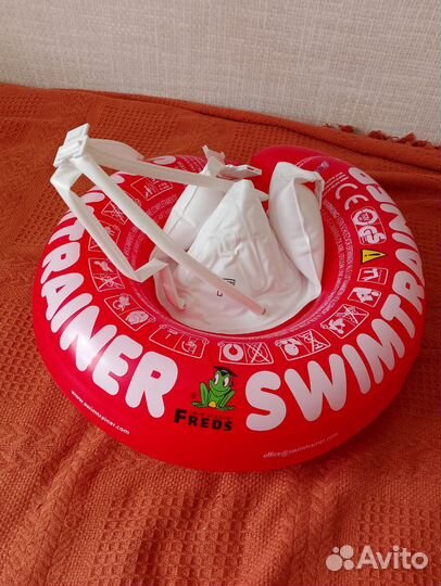 Детский круг для плавания и трусики