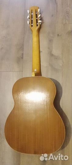 Акустическая гитара