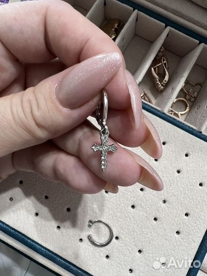 Бижутерные серьги