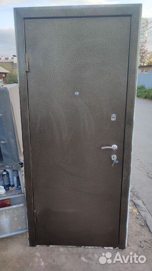 Дверь входная металлическая