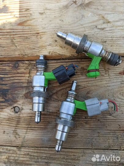 Комплект бензиновых форсунок 1az-fse 2az-fse toyot