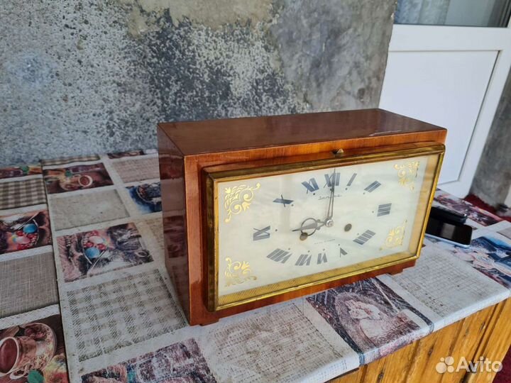 Часы настольные янтарь СССР