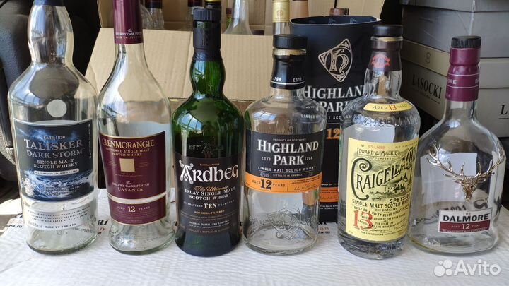 Бутылки из-под алкоголя виски джина коньяка