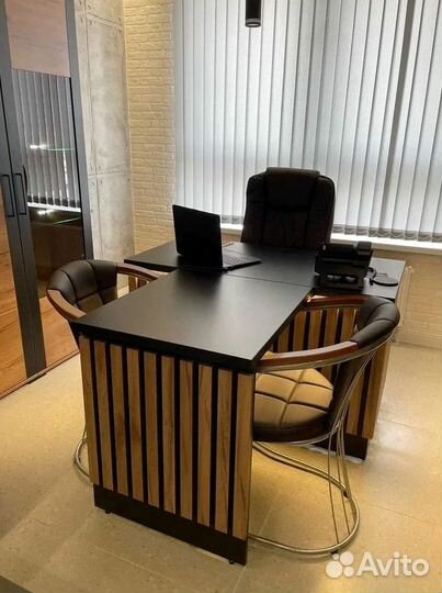 Стол с брифингом / брифом Максимус