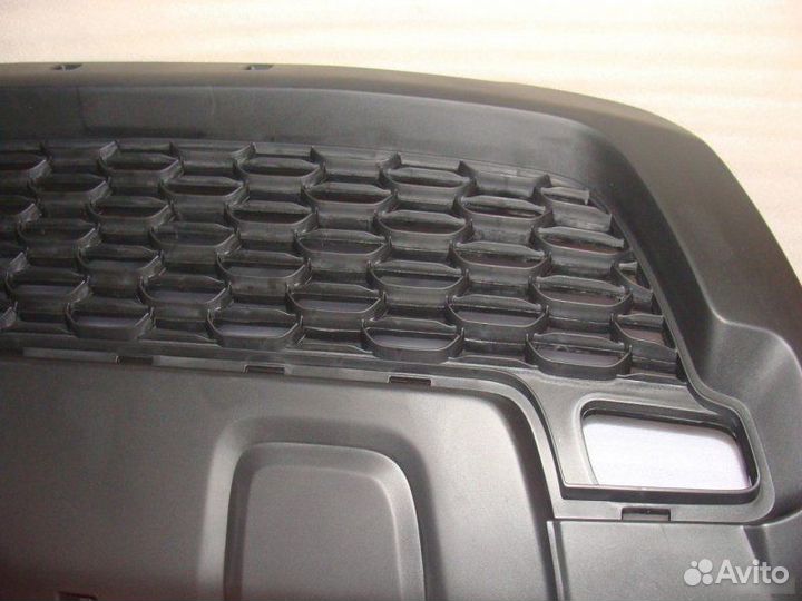 Решетка в бампер Renault Duster
