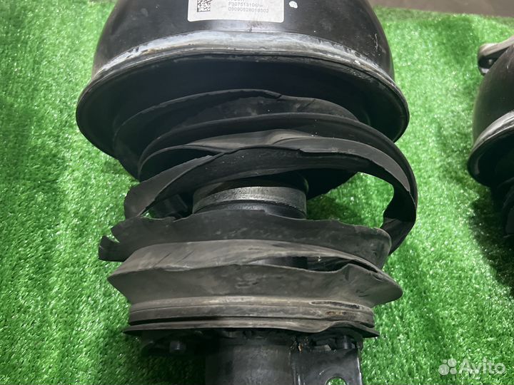 Передние пневмо стойки на Mersedes w212 e212