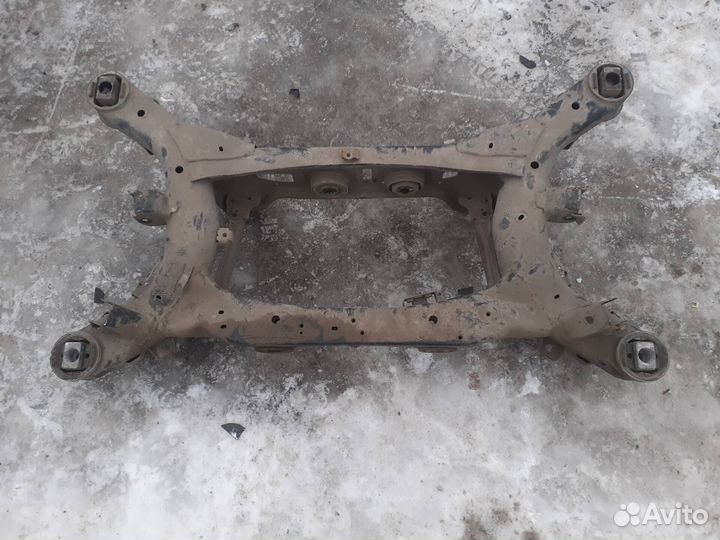 Балка задняя Hyundai Genesis