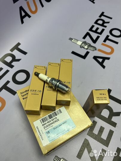 Свеча зажигания VAG 06H 905 601