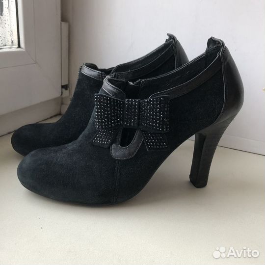 Закрытые туфли