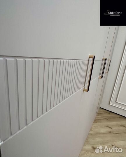 Шкаф распашной створчатый