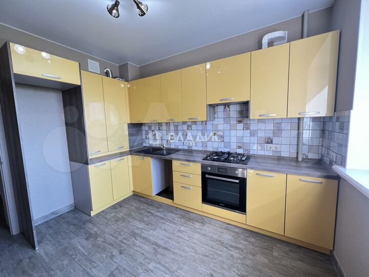 2-к. квартира, 66 м², 2/3 эт.