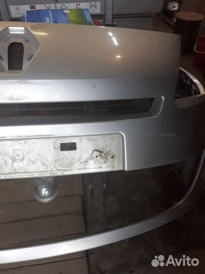 Продам бампер передний