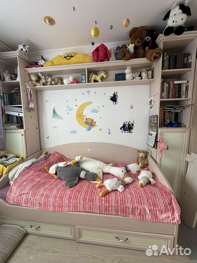 Спальный гарнитур