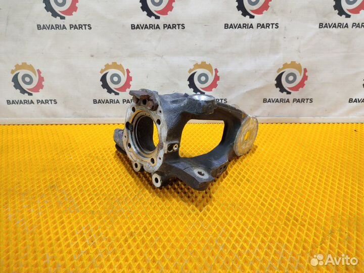 Задний кулак левый Bmw X5 E70 3.0 N52 2007