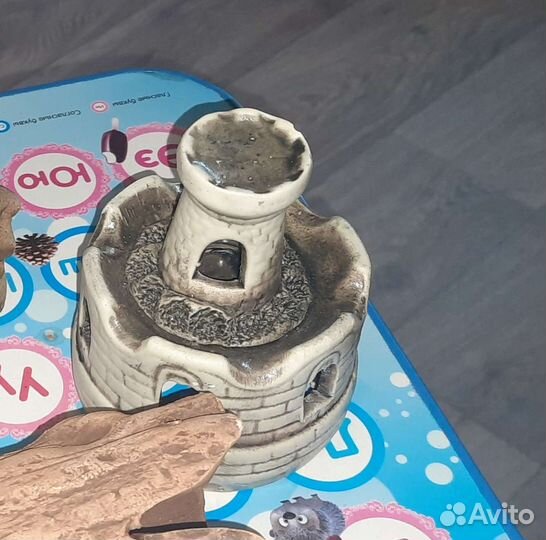 Замок маленький в аквариум