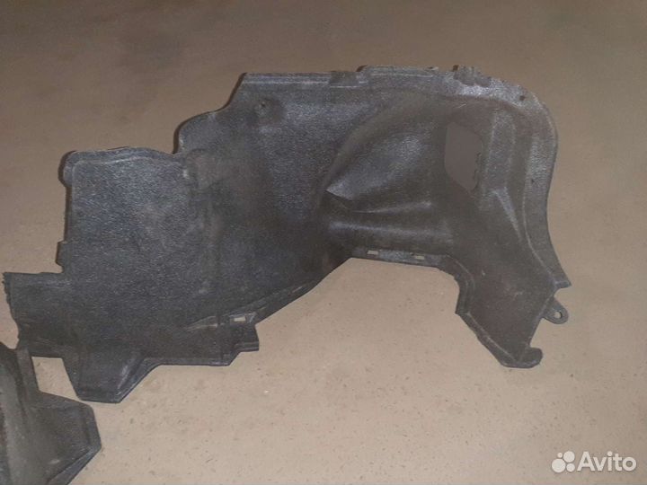 Toyota Corolla е150 обшивка багажника