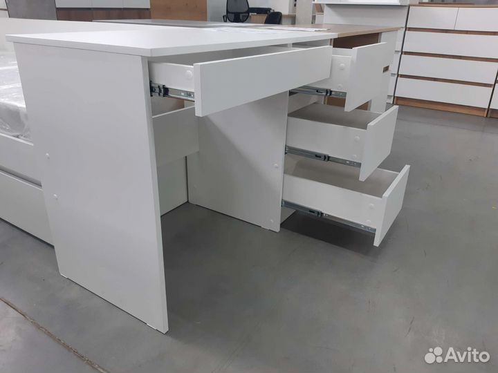 Письменный стол без ручек для детей Лидер 2в