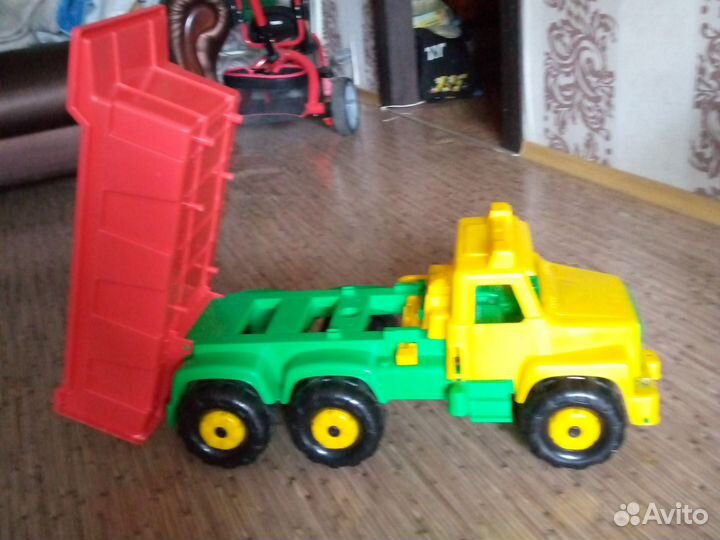 Большой грузовик