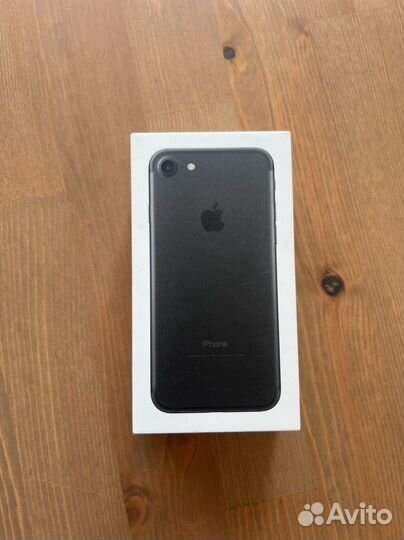 Коробка от iPhone 7