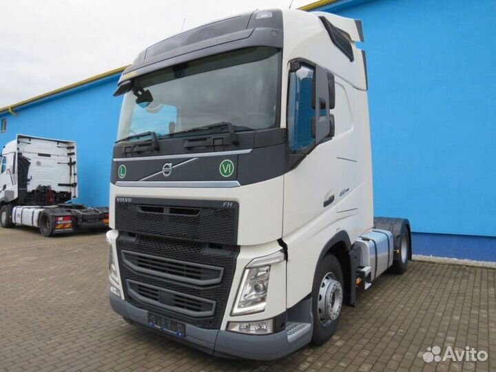 Стекло фары левое Volvo Fh 4