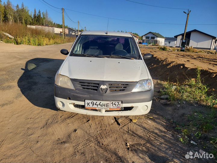 Автомобиль. Рено Логан