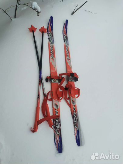 Беговые лыжи детские 100 см с палками