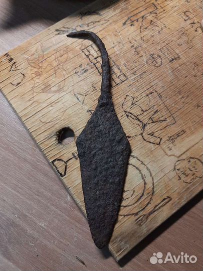 Древний наконечник стрелы